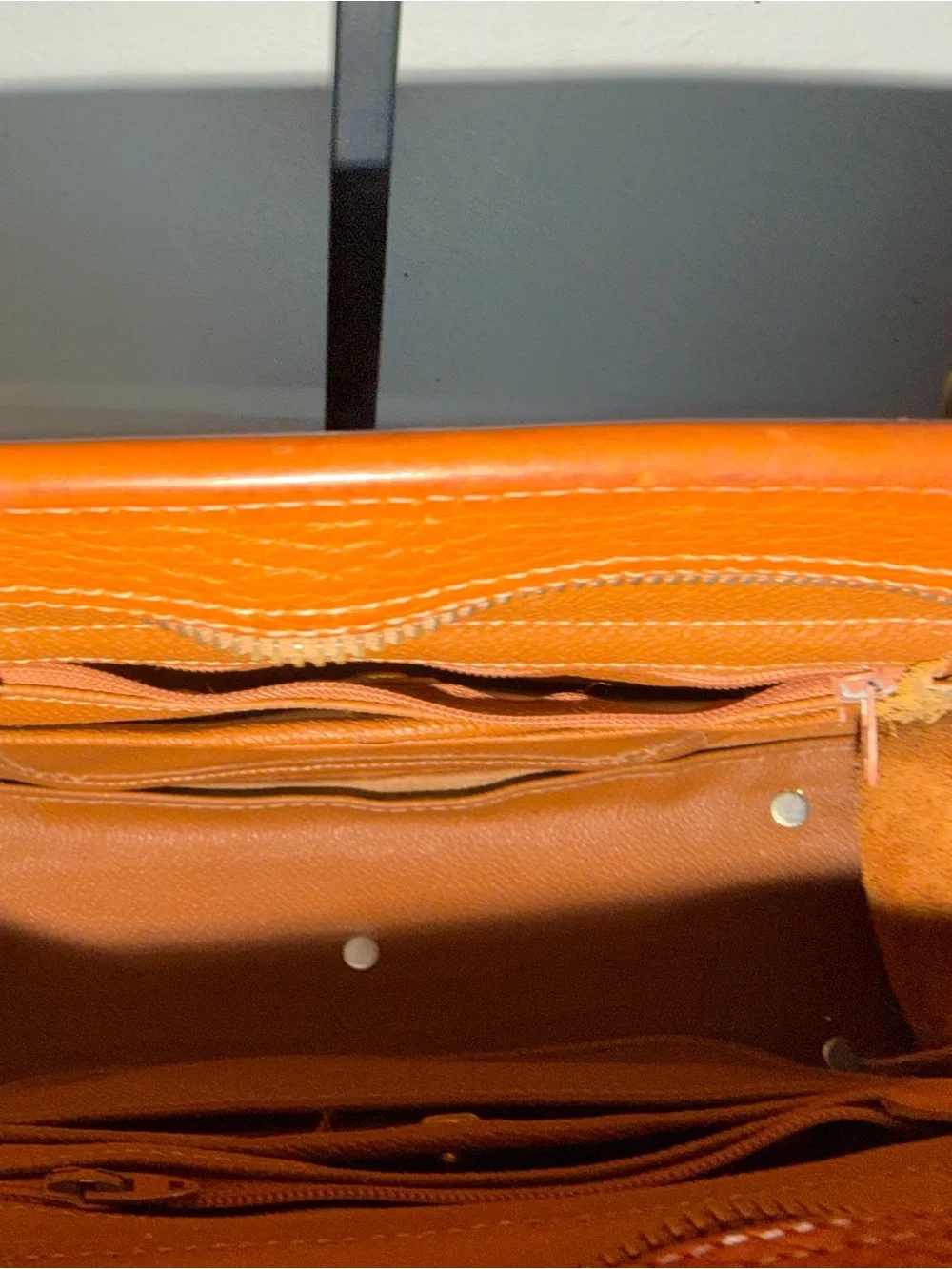 Dooney & Bourke vintage crossbody leather satchel 2Way